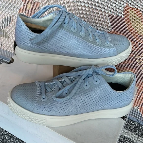 Converse WMNS 156650C
CTAS MODERN OX Chuck Taylor All Star 
PORPOISE/EGRET/EGRET - Picture 11 of 16